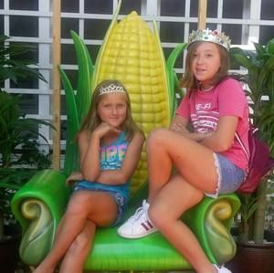 Meet your Posher, Melissa